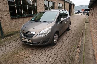 krockskadad bil auto Opel Meriva 1.4 Selection 2010/10