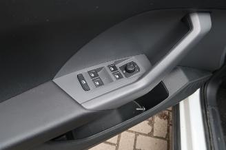 Volkswagen T-Cross 1.0 TSI Life picture 18