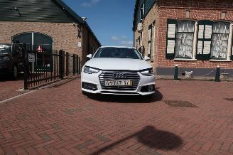 Audi A4 Avant 1.4 TFSI Design Pro Line Plus picture 2