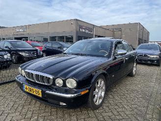 Damaged car Jaguar Xj-8 2.7D V6 Sovereign 2006/5