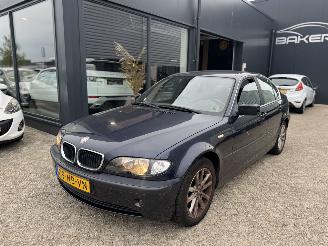 krockskadad bil auto BMW 3-serie 320i Special Executive 2003/7