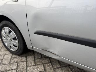 Hyundai I-10 1.1 active cool picture 2