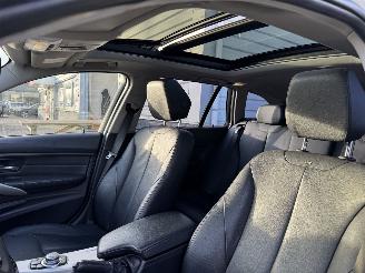 BMW 3-serie 320D Automaat Panoramadak picture 14