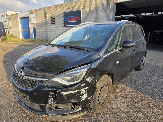 Unfallwagen Opel Zafira Tourer Cosmo 7-Persoons Leder Led Navi Camera Stoelverw. Trekhaak 99KW/135PK 2017/6