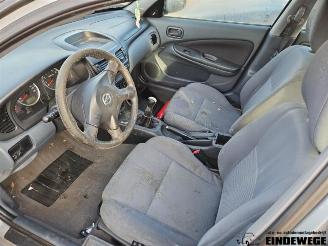 Nissan Almera Almera (N16), Hatchback, 2000 / 2006 1.5 16V picture 5