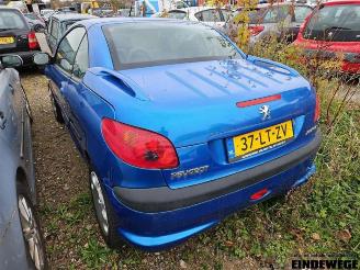 Peugeot 206 206 CC (2D), Cabrio, 2000 / 2007 1.6 16V picture 2
