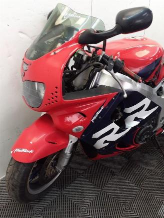 Honda CBR 900  picture 17