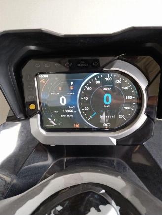 Kymco  CV3 550 picture 11