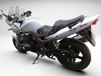 Kawasaki ZR - 7  picture 4