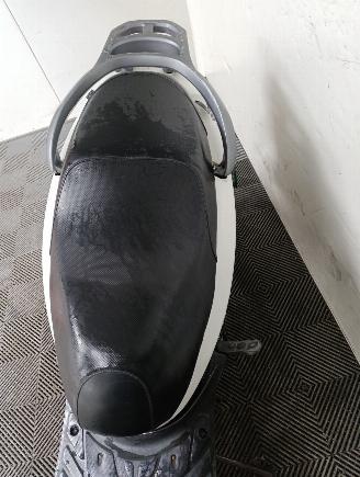 Peugeot  125 LX picture 9