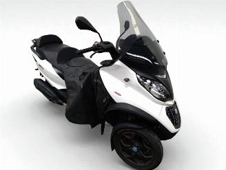 skadebil bromfiets Piaggio  MP3 2018/9