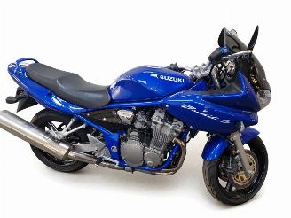 Vaurioauto  motor cycles Suzuki  GSF 2004/2