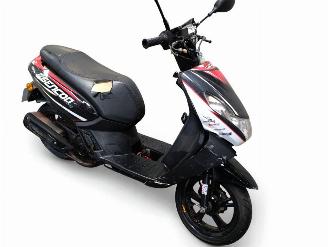 Unfall Kfz Roller Peugeot  KISBEE 2014/4