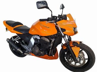 krockskadad bil motor Kawasaki Z 750  2006/4