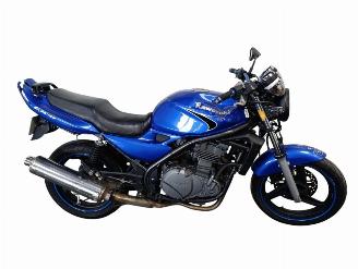 krockskadad bil motor Kawasaki ER - 5  2006/10