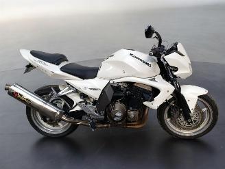 krockskadad bil motor Kawasaki Z 750  2004/4