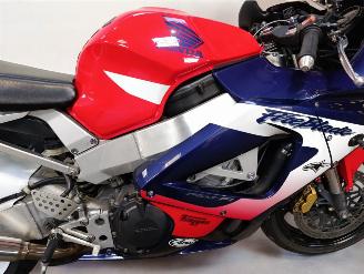 Honda CBR 900 RR picture 15