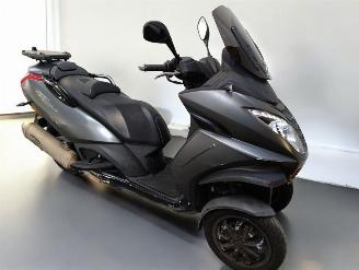 Unfall Kfz Roller Peugeot  METROPOLIS 2019/9