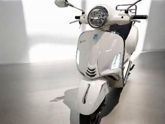 Piaggio  GTS picture 2
