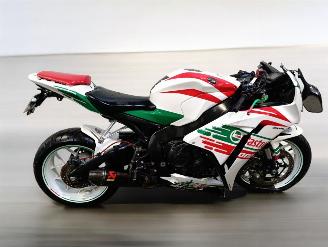 krockskadad bil motor Honda CBR 900  2012/1