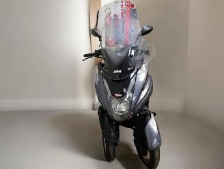 Yamaha  TRICITY picture 2