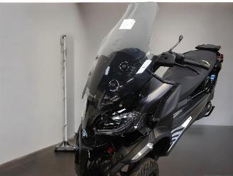 Piaggio  MP3 HPE picture 2