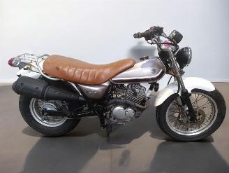 Vaurioauto  motor cycles Suzuki VanVan 125  2010/7