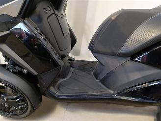 Peugeot  METROPOLIS picture 16