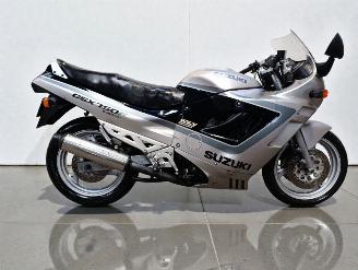 Vaurioauto  motor cycles Suzuki GSX 750 F 1990/6