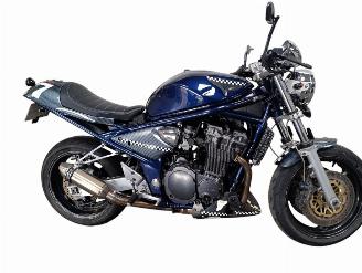 Vaurioauto  motor cycles Suzuki Bandit 1200  2002/3