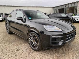krockskadad bil auto Porsche Cayenne Turbo E-Hybrid *HEAD-UP - PANO - KAM* 2025/3
