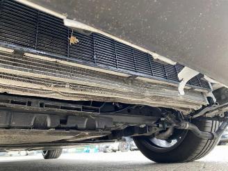 Mercedes E-klasse 300 T Avantgard * KAM - AHK - NAV * picture 12