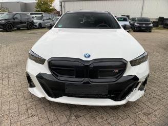 BMW i5 M60 xDrive Touring *HEAD-UP - PANO - AHK* picture 6