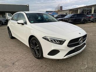 krockskadad bil auto Mercedes A-klasse Progressive Line Advanced *NAVI - KAM* 2025/6