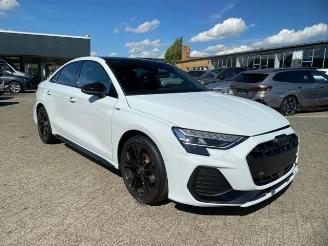 Schadeauto Audi A3 Limousine 30 TFSI S line *PANO - NAVI - KAM* 2025/3