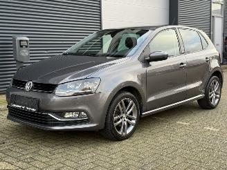 Schadeauto Volkswagen Polo Allstar 1.2 TSI Cruise Led Stoelverwarming Clima 2016/9