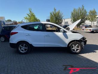 Hyundai Ix35 iX35 (LM), SUV, 2009 / 2015 2.0 16V picture 4