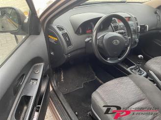 Kia Cee d Cee'd Sporty Wagon (EDF), Combi, 2007 / 2012 1.6 CVVT 16V picture 9