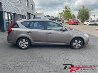 Kia Cee d Cee'd Sporty Wagon (EDF), Combi, 2007 / 2012 1.6 CVVT 16V picture 4