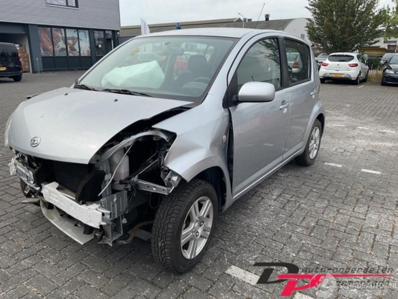 Daihatsu Sirion Sirion 2 (M3), Hatchback, 2005 1.3 16V DVVT