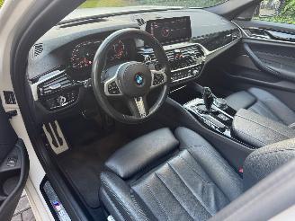 BMW 5-serie M550 5 Touring M550 d xDrive Panorama Trekhaak HUD !! picture 3
