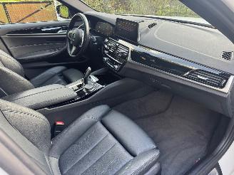 BMW 5-serie M550 5 Touring M550 d xDrive Panorama Trekhaak HUD !! picture 4