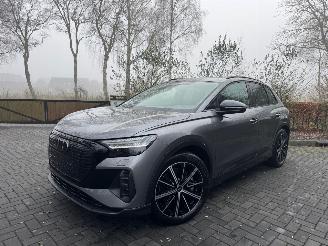 Voiture accidenté Audi Q4 Audi Q4 e-tron 45 e-tron Quattro HUD S-Line Trekhaak Leer VOL 2025/1