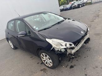 Peugeot 208  picture 3