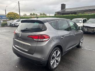 Coche accidentado Renault Mégane Scénic  2018/10