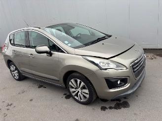 krockskadad bil auto Peugeot 3008  2014/3