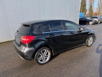 Schadeauto Mercedes A-klasse AUTOMAAT 2015/12