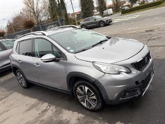Vaurioauto  passenger cars Peugeot 2008  2019/2