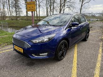 Damaged car Ford Focus 1.0 Titanium 2016/11