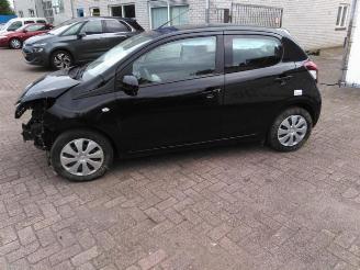 Peugeot 108 108, Hatchback, 2014 1.0 12V VVT-i picture 12